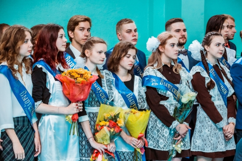 Последний звонок для выпускников школ Владивостока прозвенит 23 мая
