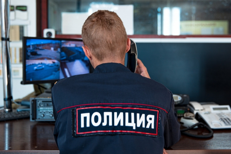 Приморец открыл стрельбу из травмата в спортивном клубе