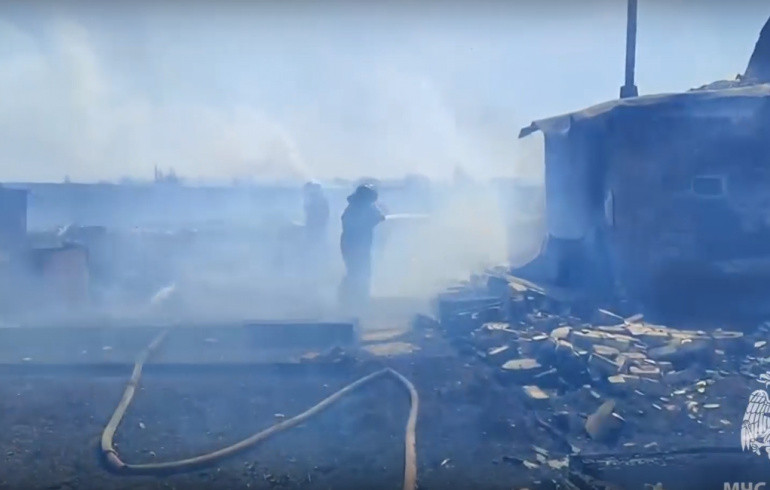 Прокуратура организовала проверку после крупного пожара в СНТ в Копейске