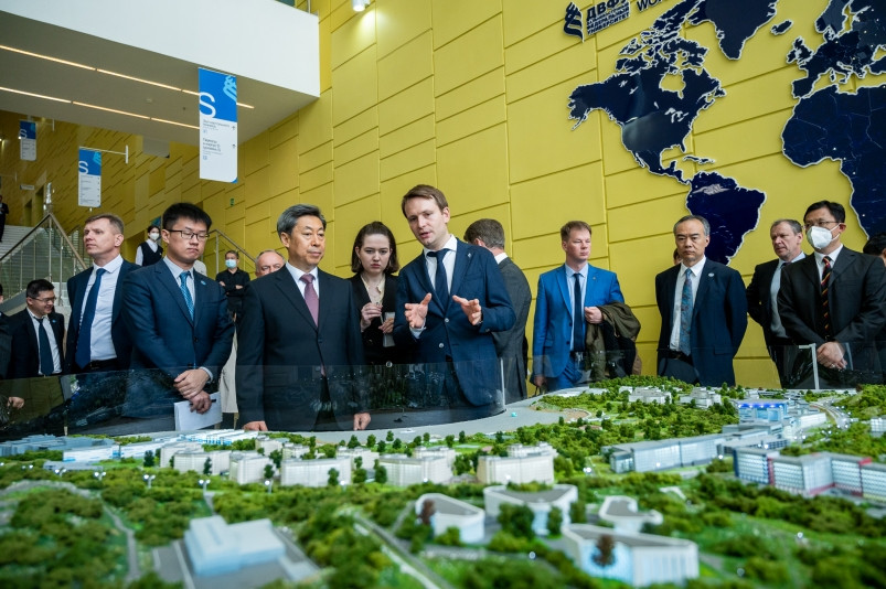 Ректор ДВФУ и член Политбюро ЦК КПК обсудили академическое сотрудничество между Россией и Китаем