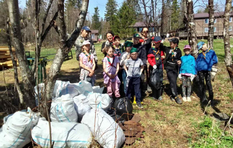 Скауты из Омска собрали в горах Таганая ворох «подснежников»