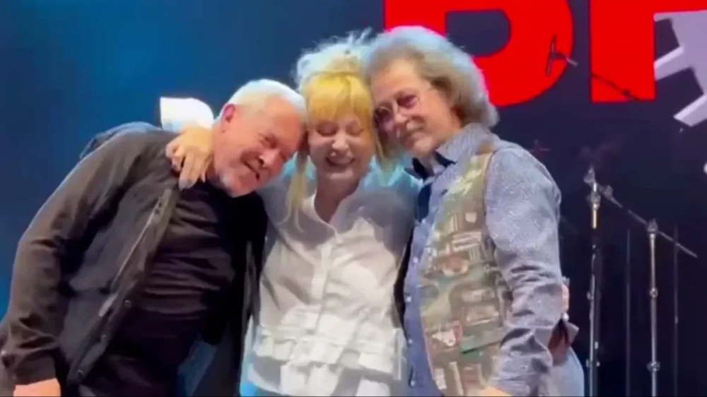 Алла Пугачёва вышла на сцену во время концерта Макаревича* в Израиле