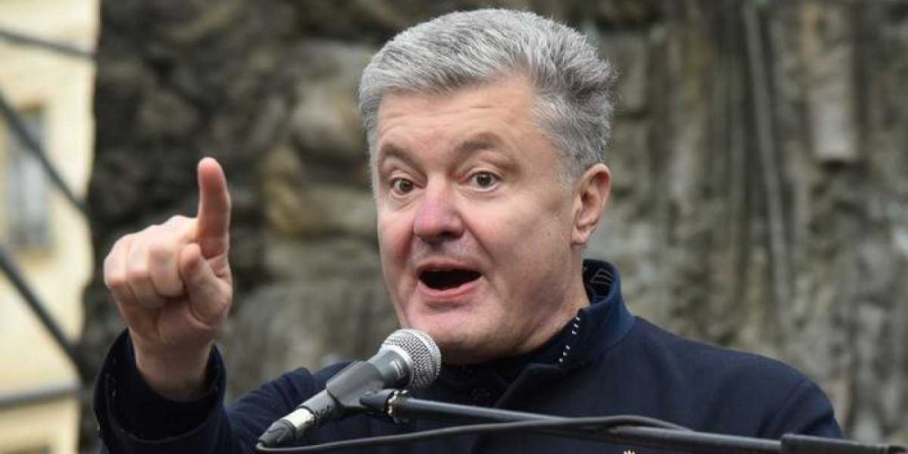 Деолигархизация: Порошенко продал «Прямой» и «5 канал» журналистам