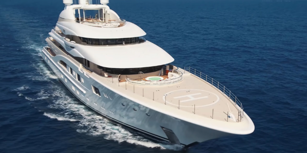 Испания приобрела суперяхту попавшего под санкции российского олигарха