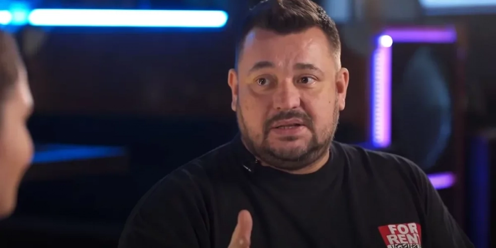 «Когда нам было по 20, играл гормон и хотелось» Как солист «Руки Вверх!» Сергей Жуков женился на вокалистке «Сливок», расстался с Потехиным и пережил опасную болезнь