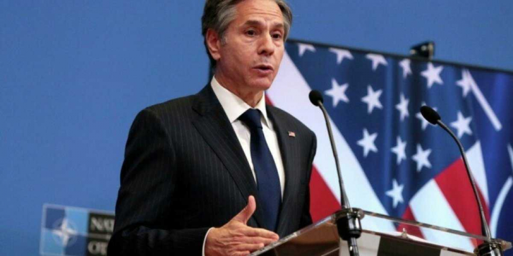 Кремль защищает, Лукашенко объясняет, госсекретарь Блинкен обвиняет, Польша исключает