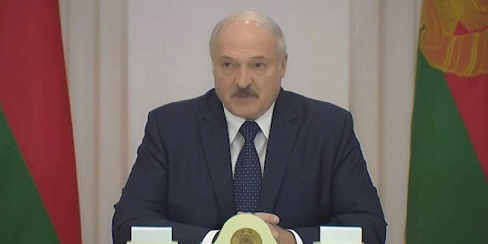 Лукашенко сообщил, что могут начаться авиаперелёты из Белоруссии в Крым