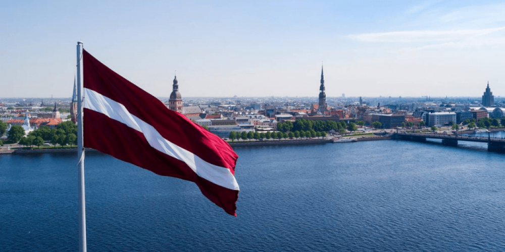 МИД Латвии угрожает разорить Россию. Ему отвечает латыш: «С нашей страной покончено.»