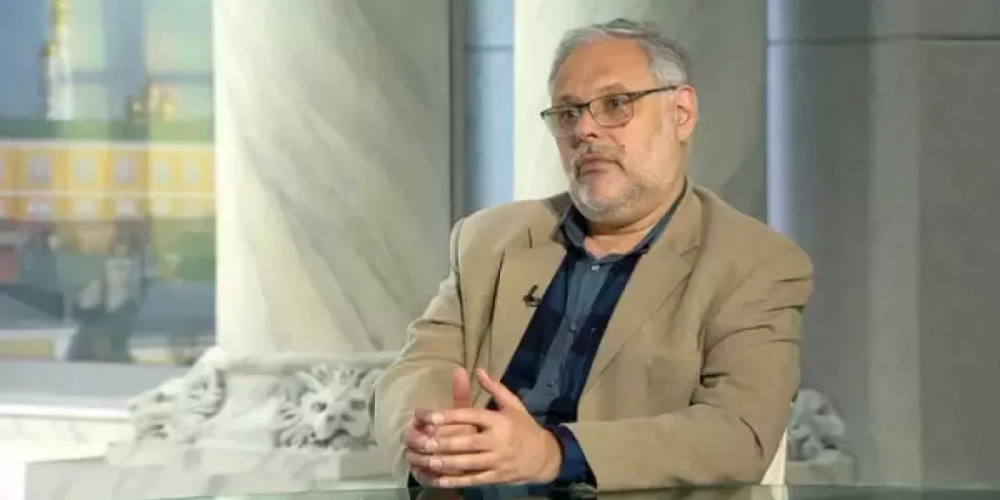 Михаил Хазин обещал большую войну. Осталось два месяца