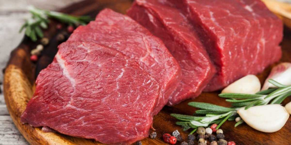 Нас начали убеждать отказываться от натурального мяса в пользу суррогатов