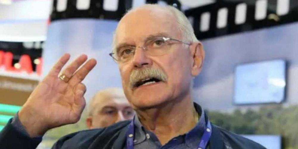 Никита Михалков задал целую серию неудобных вопросов Дмитрию Пескову