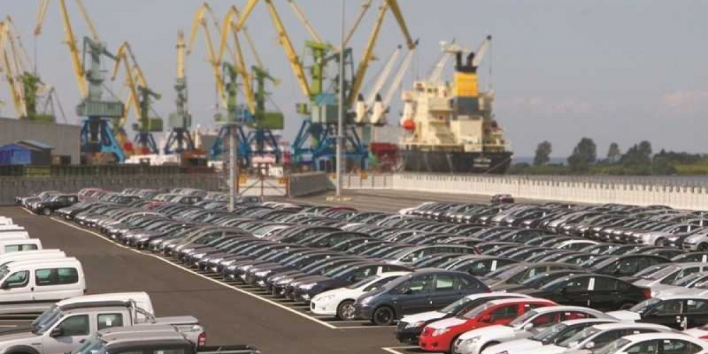 Петербургские перевозчики потеряли половину грузов