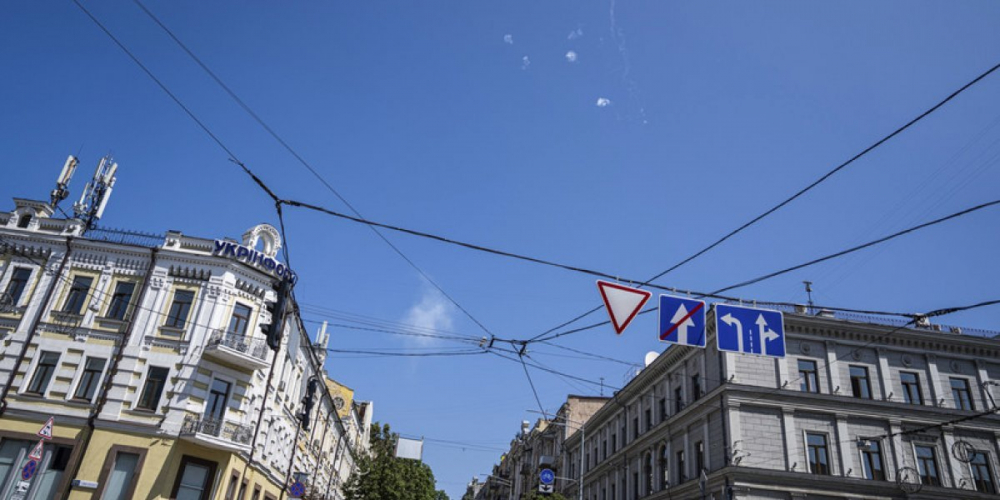 По Киеву ударили сверхзвуковыми баллистическими ракетами — сообщили военкоры, Кличко сообщил в каких районах взрывы