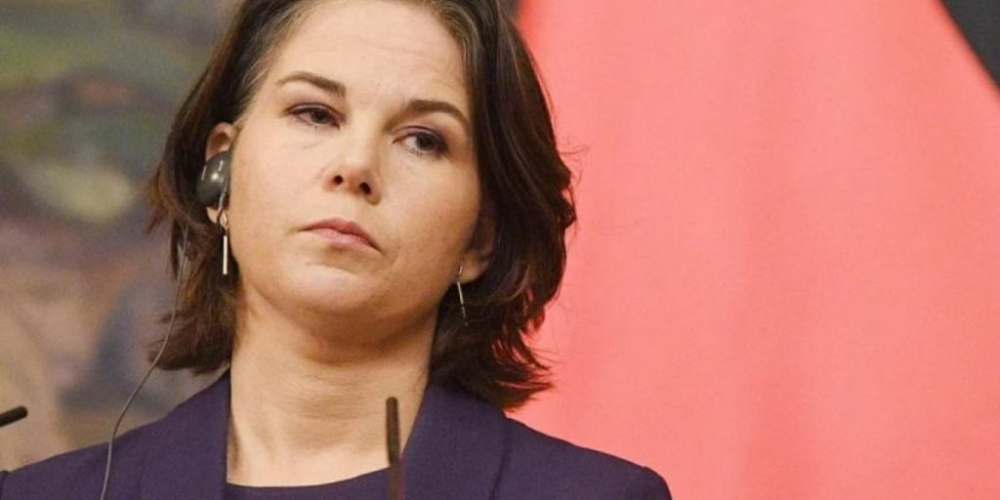 Проговорилась по глупости: Ляпнув лишнего Бербок поставила Германию под удар