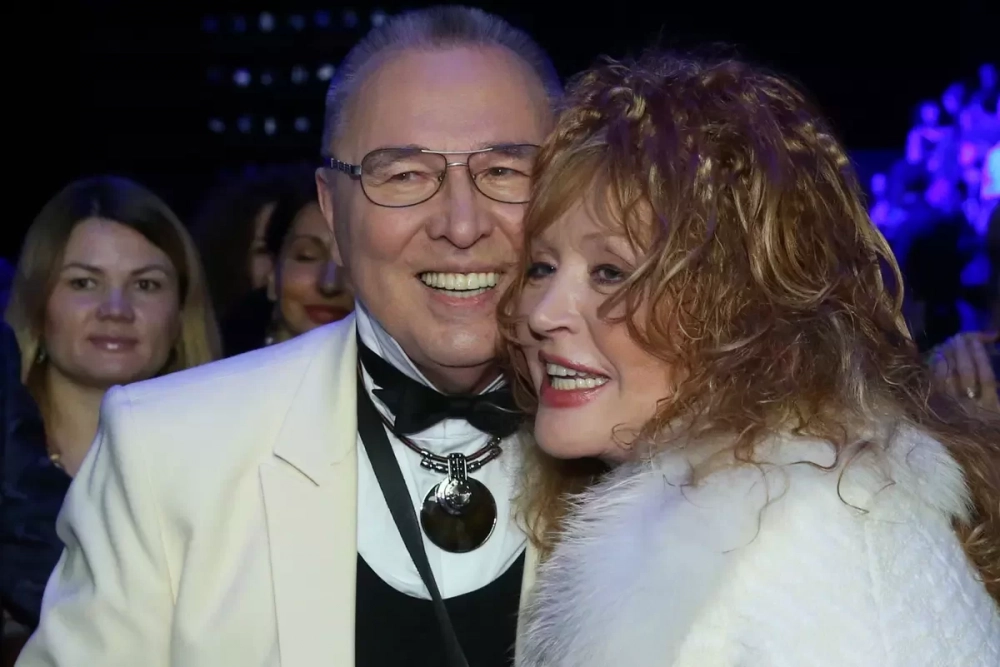 Пугачева посвятила прощальный пост скончавшемуся модельеру Вячеславу Зайцеву