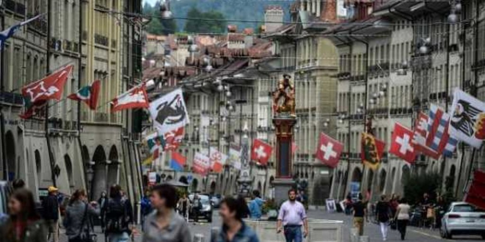 «Путин красавчик»: Швейцарец устроил взбучку украинцам, прогнав их