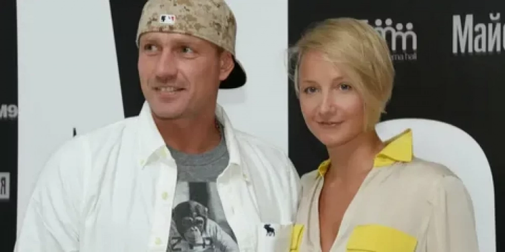 Роман Костомаров сегодня, 13 мая 2023, последние новости: отказ фигуриста от услуг психолога,Оксана Домнина опровергла слухи о тайном отъезде спортсмена, Роман Костомаров остаётся в больнице в ожидании протезирования, что говорит психолог о будущем Романа