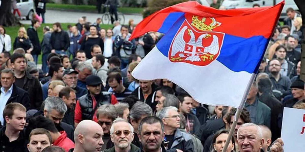 Сербские братушки превращаются во «флюгерного» союзника России