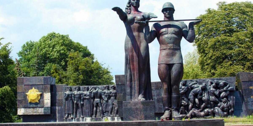 Украина и Молдавия война с памятью