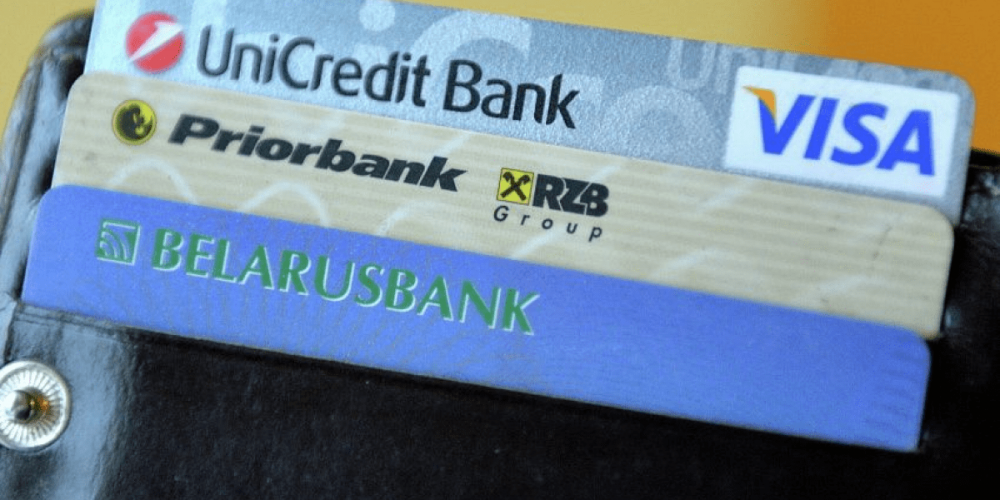 В Беларуси предупредили о временном отключении всех банковских карт