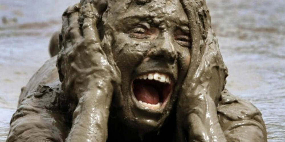 Западный мир тонет в украинском гимне — картина маслом