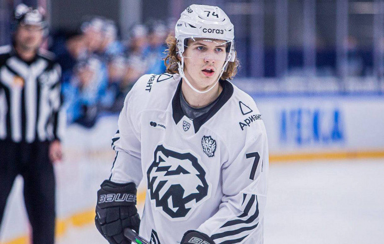 «Трактор» объявил о возвращении форварда Виталия Кравцова