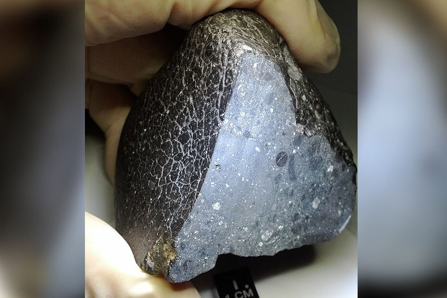 Ученые объяснили, как почти 200 фрагментов Марса добрались до Земли