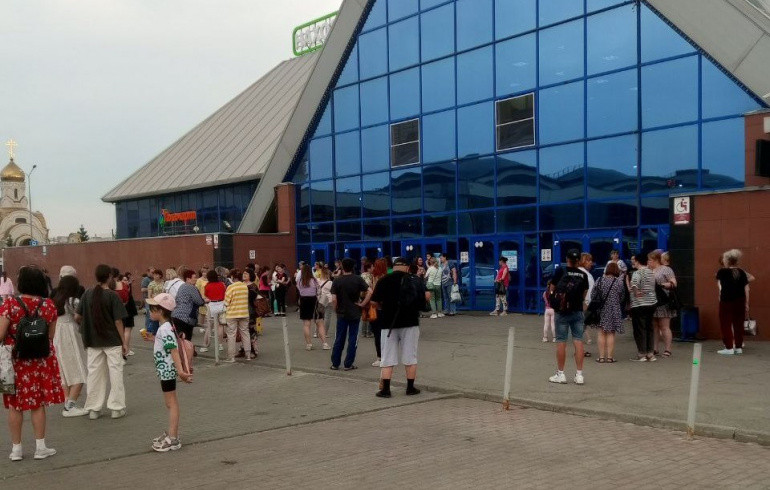 В Челябинске эвакуировали торговый комплекс «Синегорье»