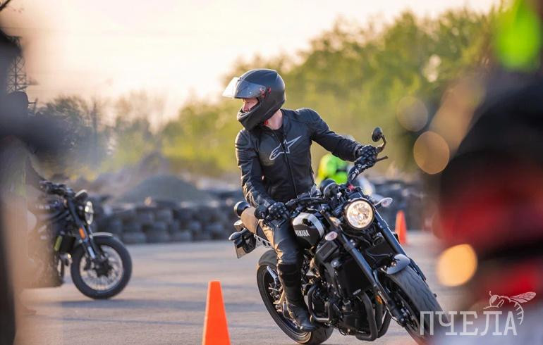 В Челябинске прошла зрелищная тренировка по мотоджимхане на обновлённой «Трассе 74»