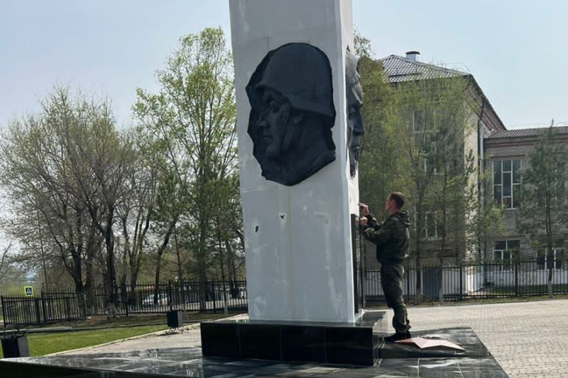 В Приморье задержан мужчина, осквернивший памятник погибшим в годы войны