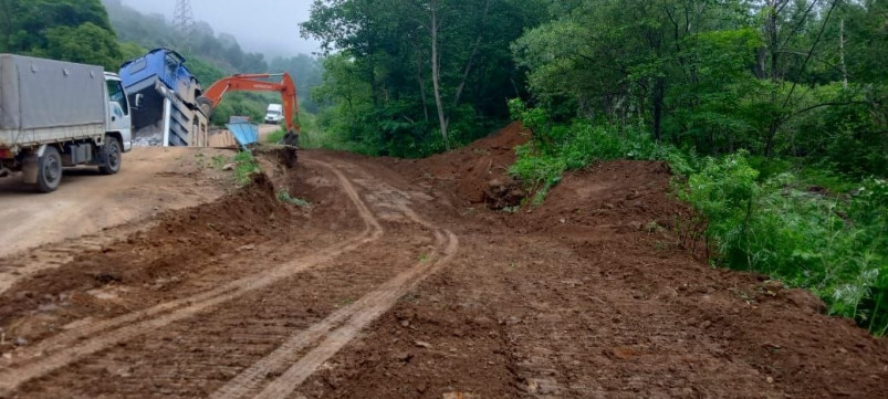 Автомобильный мост обрушился в Приморье
