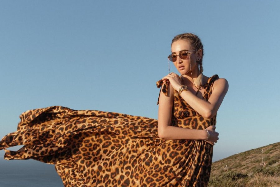 Бузова пожаловалась на холод на съемках шоу «Новые звезды в Африке» на ТНТ