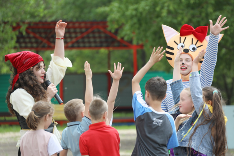 Депутаты Законодательного собрания Приморского края поздравили своих подшефных