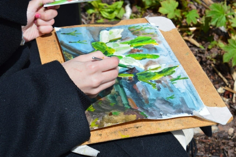 Юные художники Камчатки стали участниками уникального экопроекта “День лизихитона”