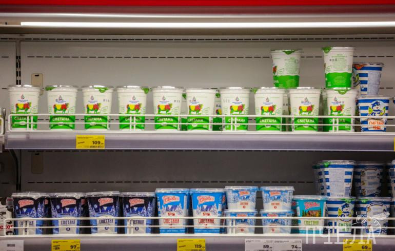 Какая сметана теперь безопасна, перечислили в Роскачестве