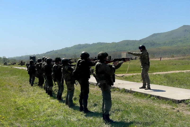 Морпехи ТОФ проходят интенсивную стрелковую подготовку на полигоне Бамбурово в Приморье