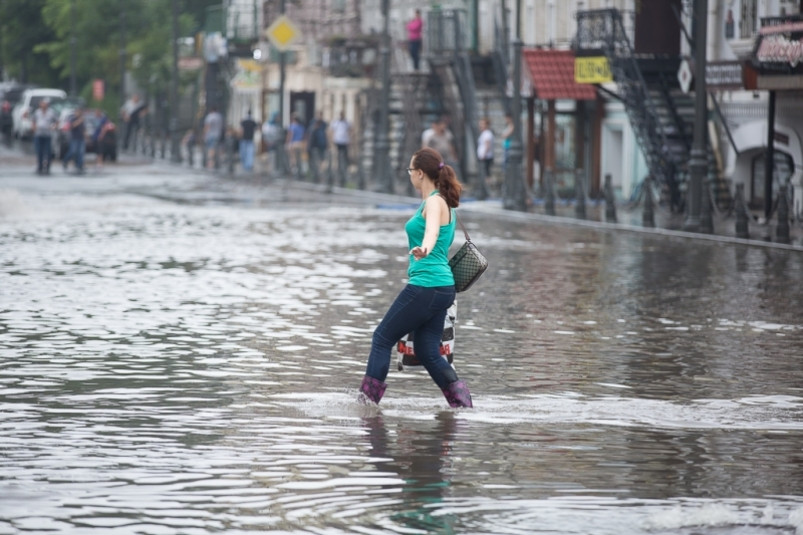 Мощные грозовые ливни снова обрушатся на Приморье в конце июня