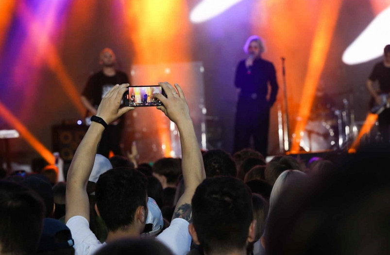 Популярного артиста привезут во Владивосток для выступления на Дне молодежи