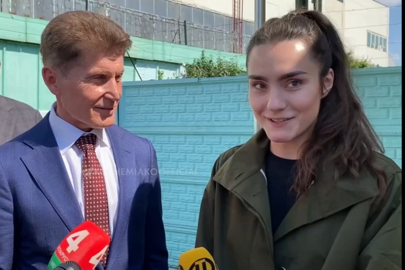 После двух лет в тюрьме Беларуси Софья Сапега возвращается в Приморье