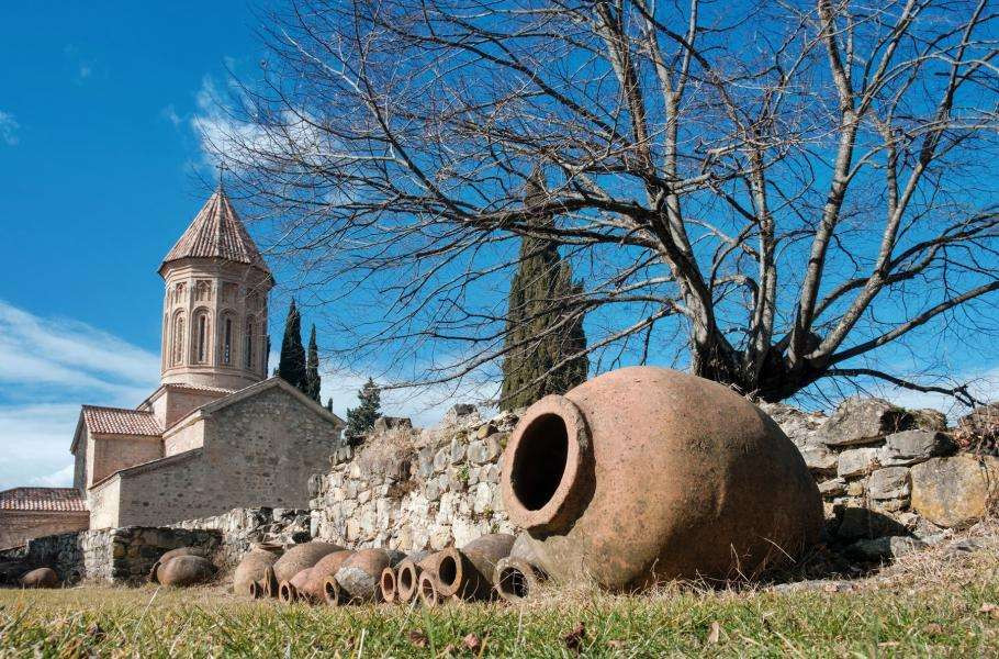 Самое древнее вино в мире: производство квеври остается неизменным на протяжении как минимум 8 000 лет