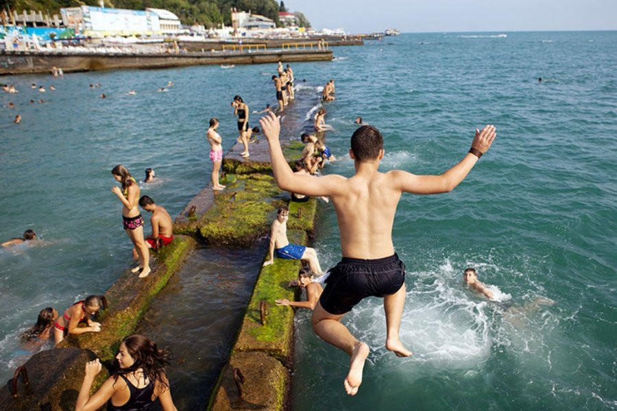 Составлен список опасностей, которые подстерегают россиян на пляже