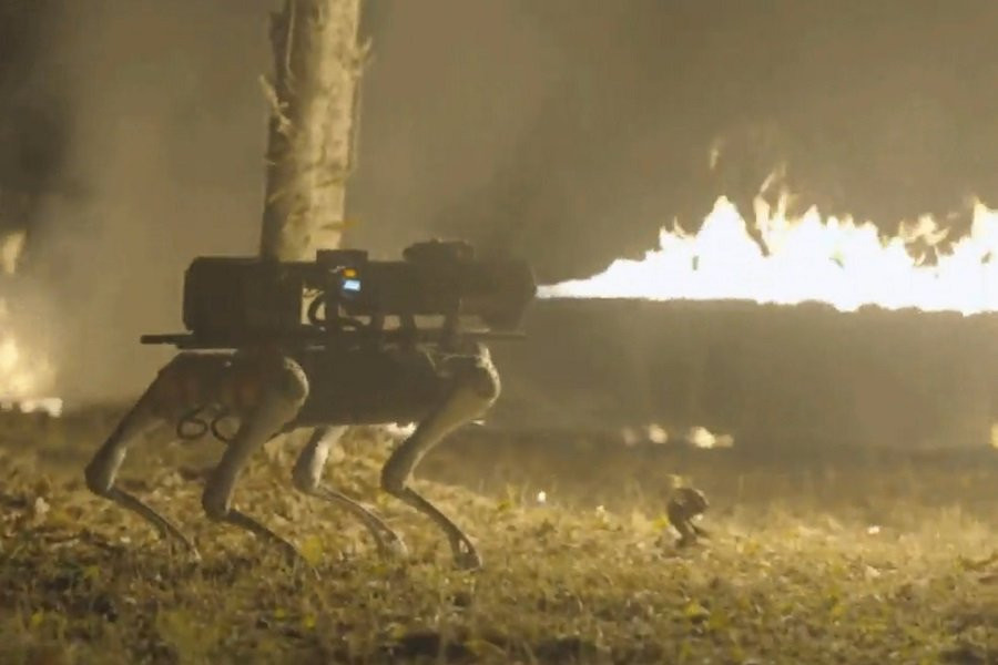 Throwflame продемонстрировал боевого робота «Термонатор»