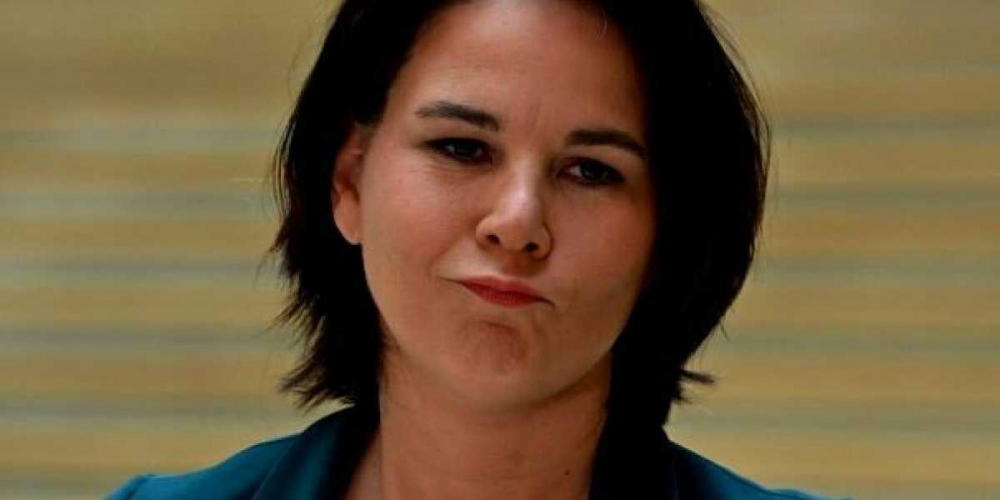 Анналена Бербок в Киеве и Москве. Многовекторность — это заразно…