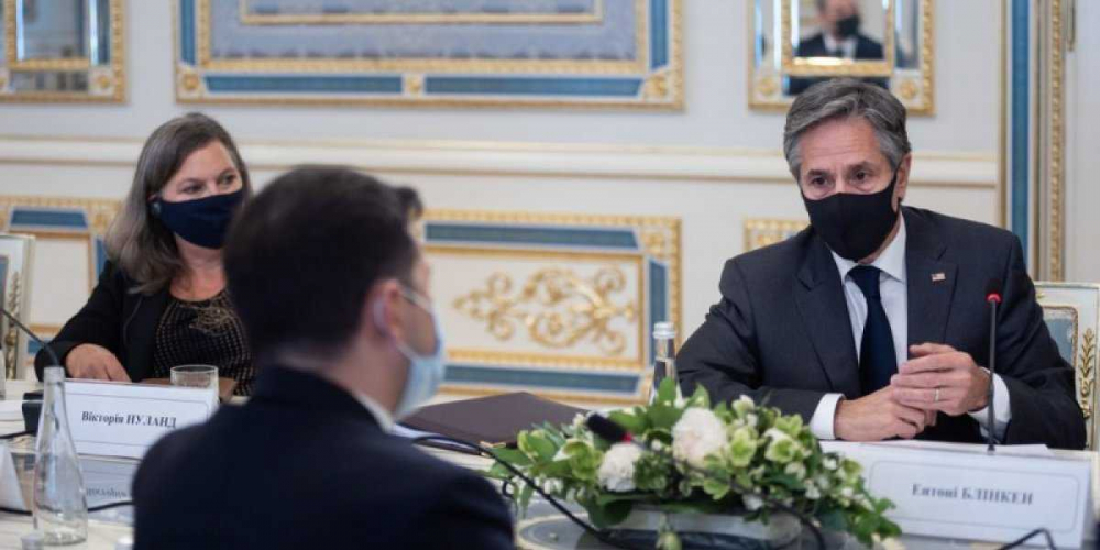 Блинкен и Нуланд отчитали Зеленского на переговорах. Источник раскрыл детали