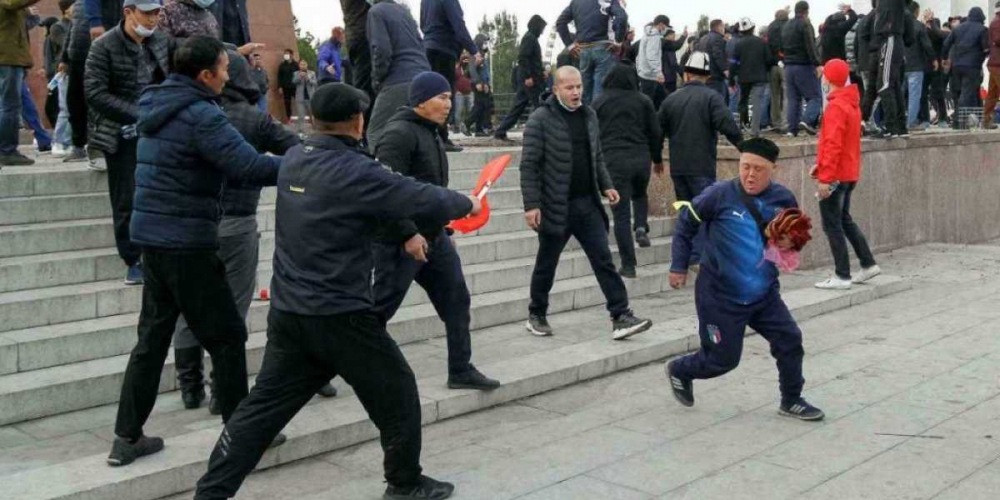 Парламентские выборы в Киргизии: неизбежна ли новая «революция»?