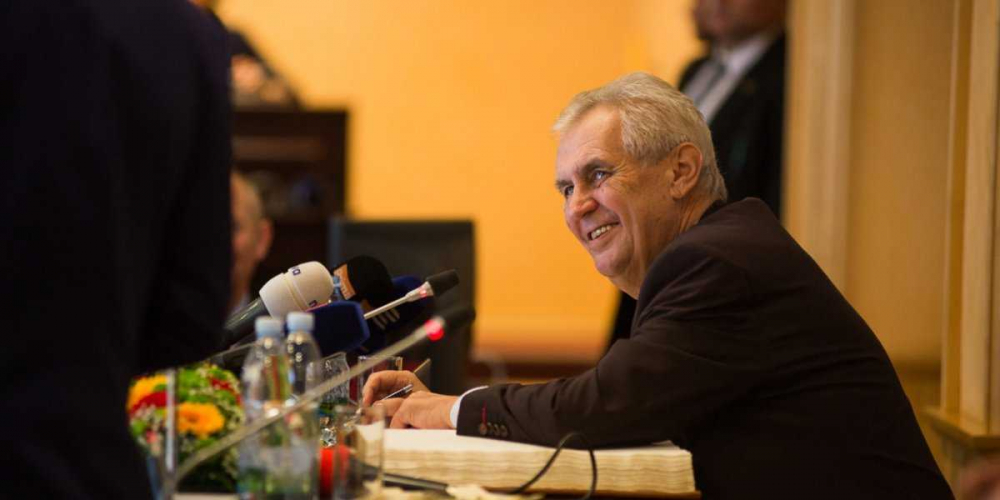 Президент Чехии назвал новую версию взрывов во Врбетице