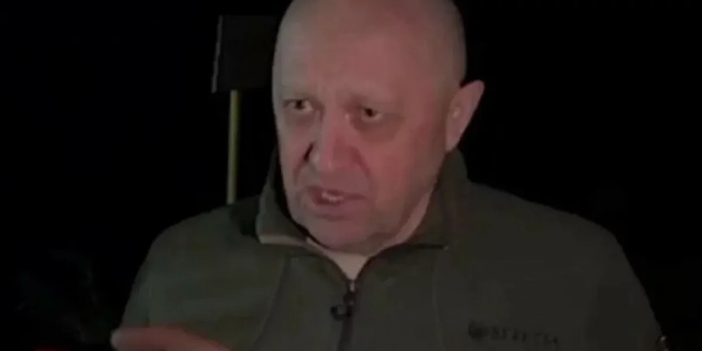 «Реальное расстояние, которое они могут накрыть – это 150 километров» Евгений Пригожин ответил на вопросы об СВО, предупредили о вторжении ВСУ на территорию РФ и рассказал, как спастись от украинских дронов