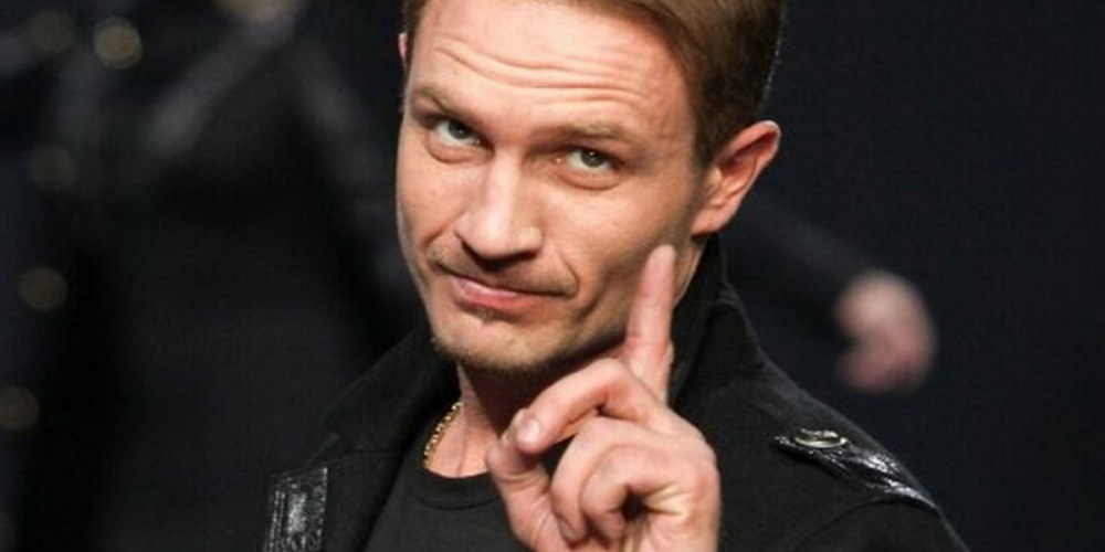 Рома Костомаров даже пошутил: «Сейчас меня подрихтуют, и я вернусь к вам, ребята!»