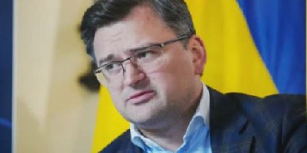 Россию нужно запихнуть в её границы и закрыть на замок