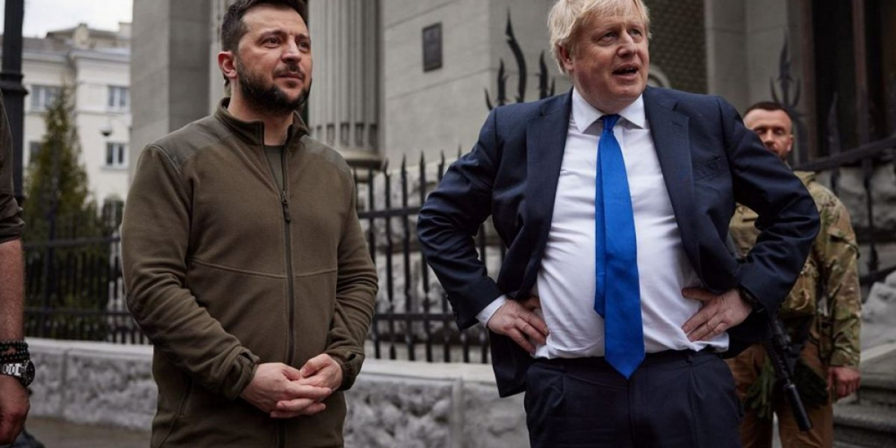 Тайное собрание у Зеленского не спасло: Киев срочно меняет стратегию